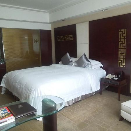 Boya Holiday Hotell Guangzhou Exteriör bild