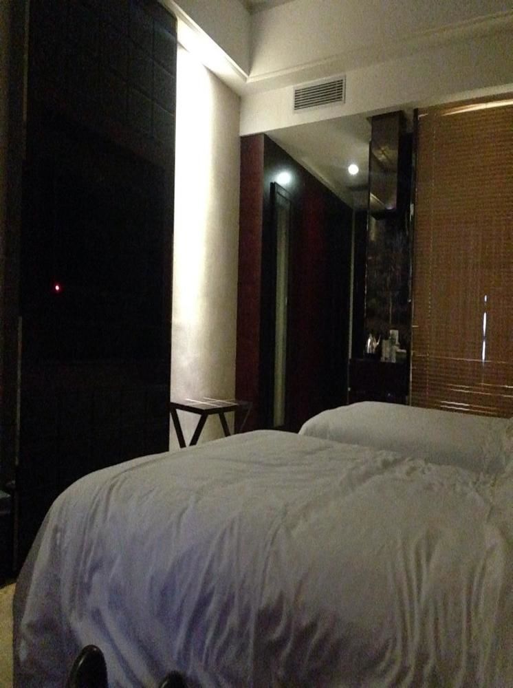 Boya Holiday Hotell Guangzhou Exteriör bild