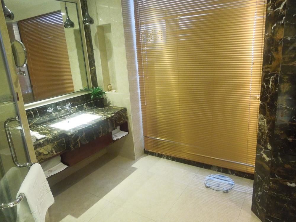 Boya Holiday Hotell Guangzhou Exteriör bild