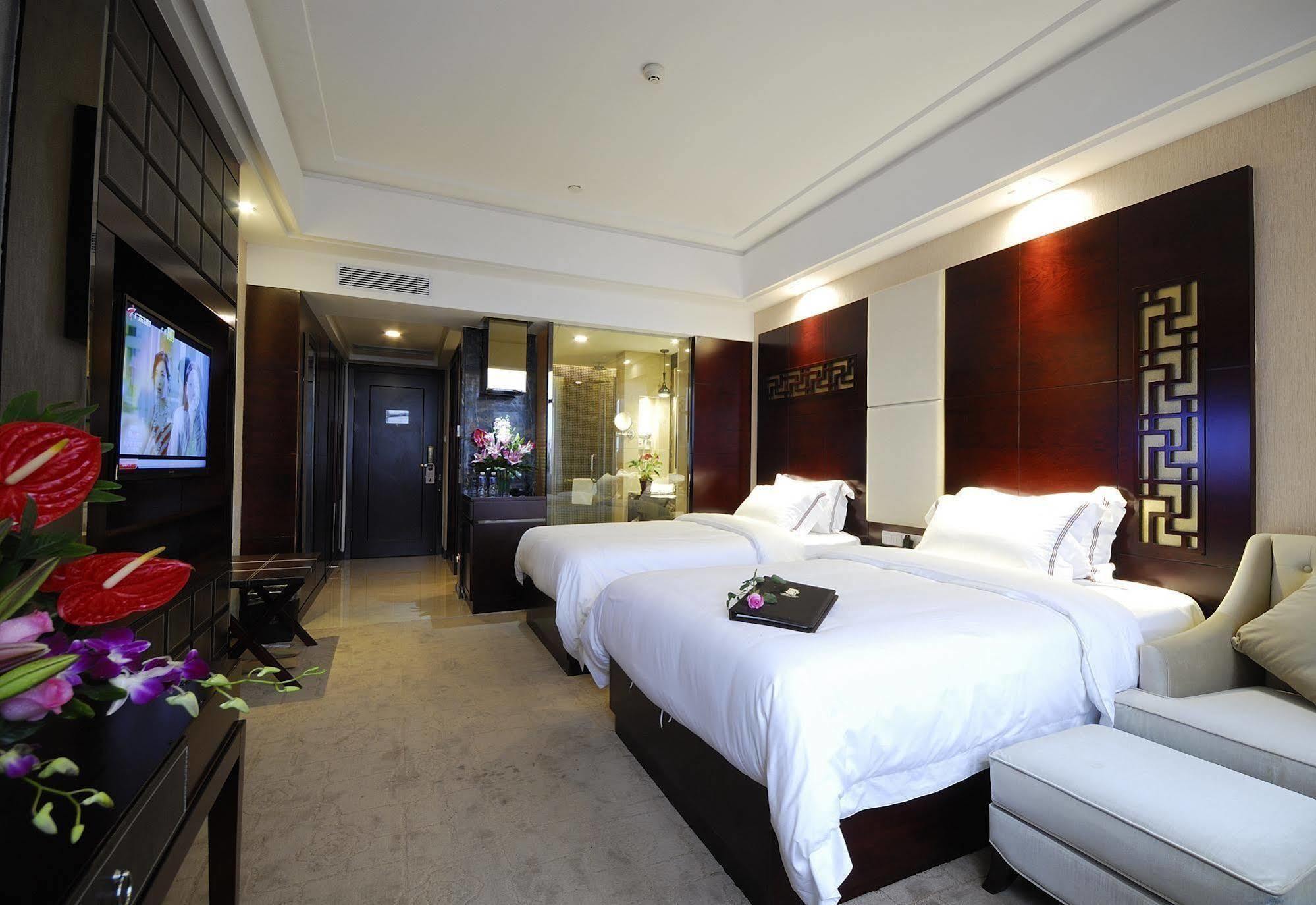 Boya Holiday Hotell Guangzhou Exteriör bild